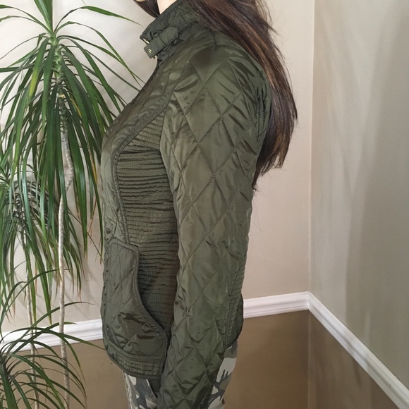 LIGHTWEIGHT BANANA REPUBLIC QUILTED JACKET - Picture 8 of 9